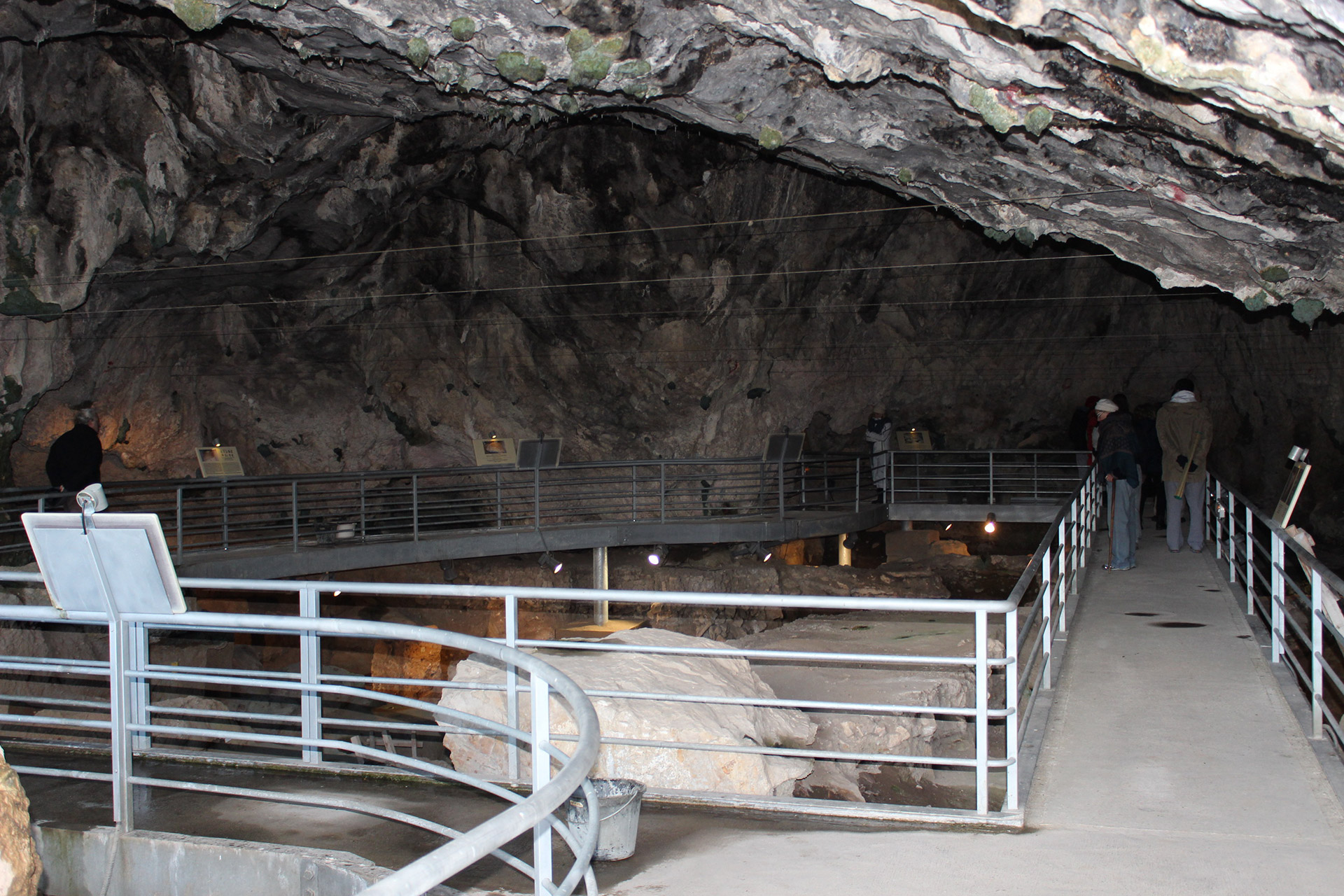 theopetra-cave