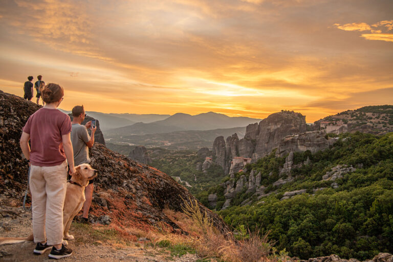 Why An Overnight at Meteora Stay Outshines A Day Trip
