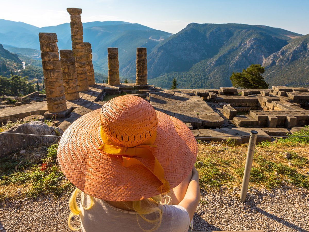 2-day Private Tour from Athens to Delphi and Meteora