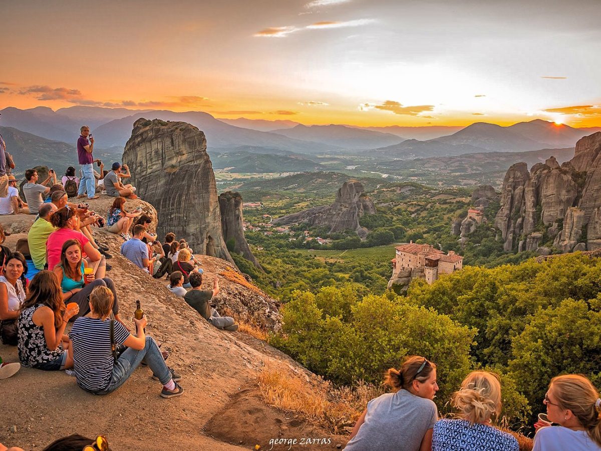 3 Days Rail Tour from Athens to Meteora and Delphi
