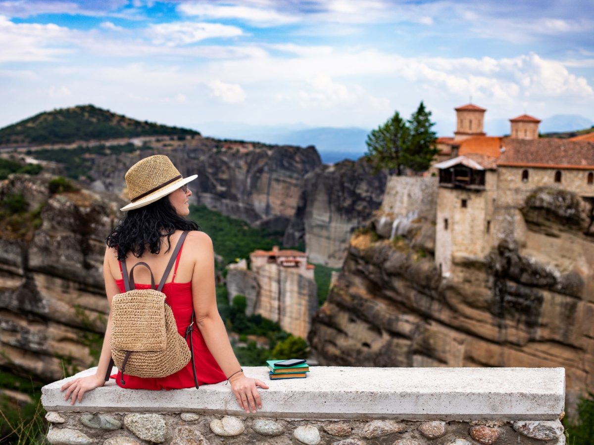 Full-day bus trip to Meteora from Thessaloniki