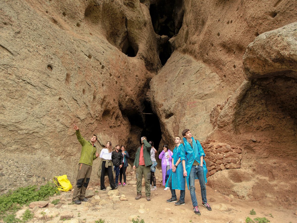 hermit-caves-hiking-tour