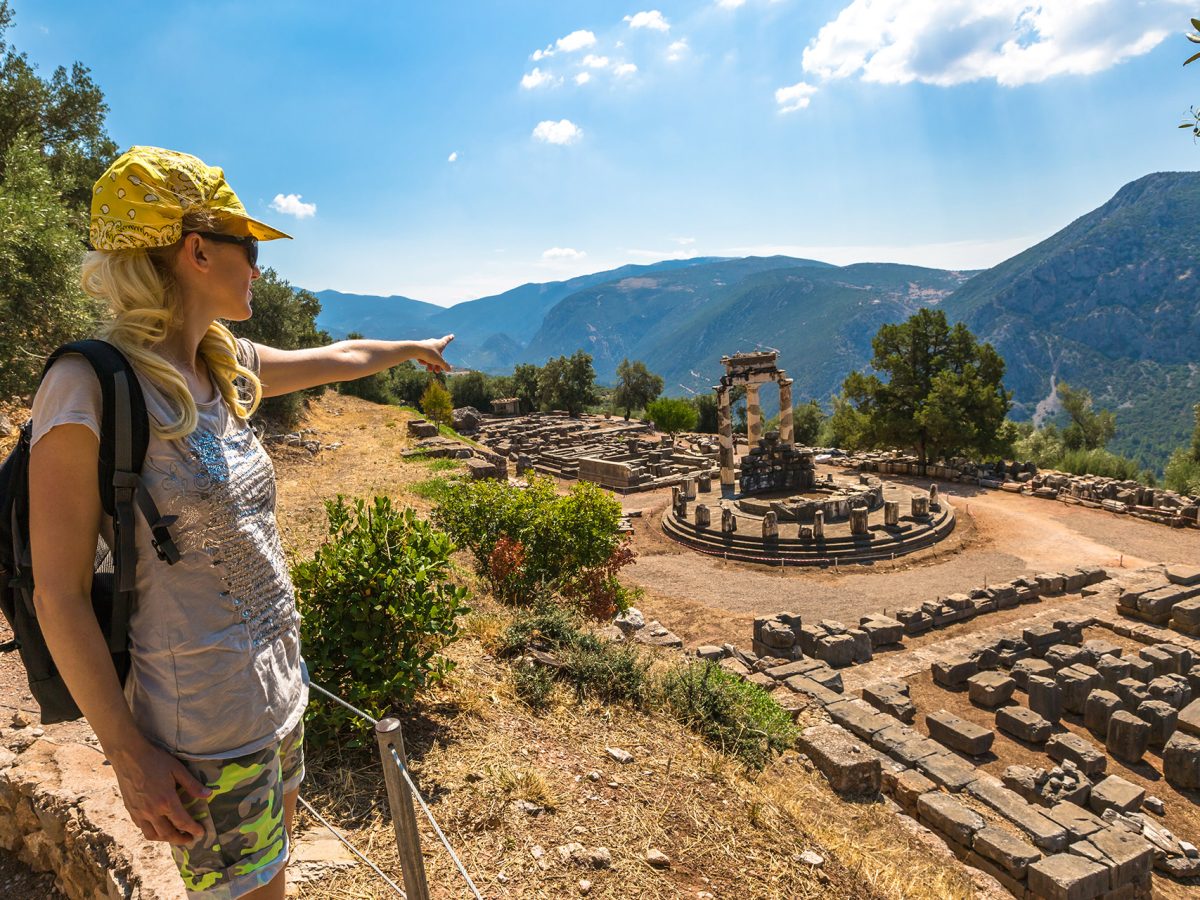 how to travel from meteora to delphi