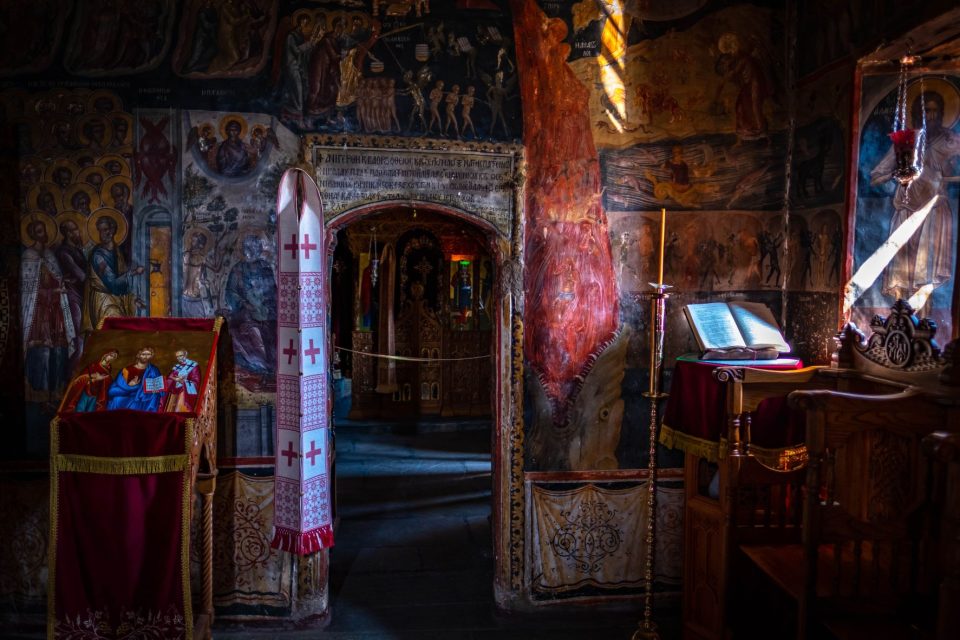 Saint-Nicholaos-monastery-art