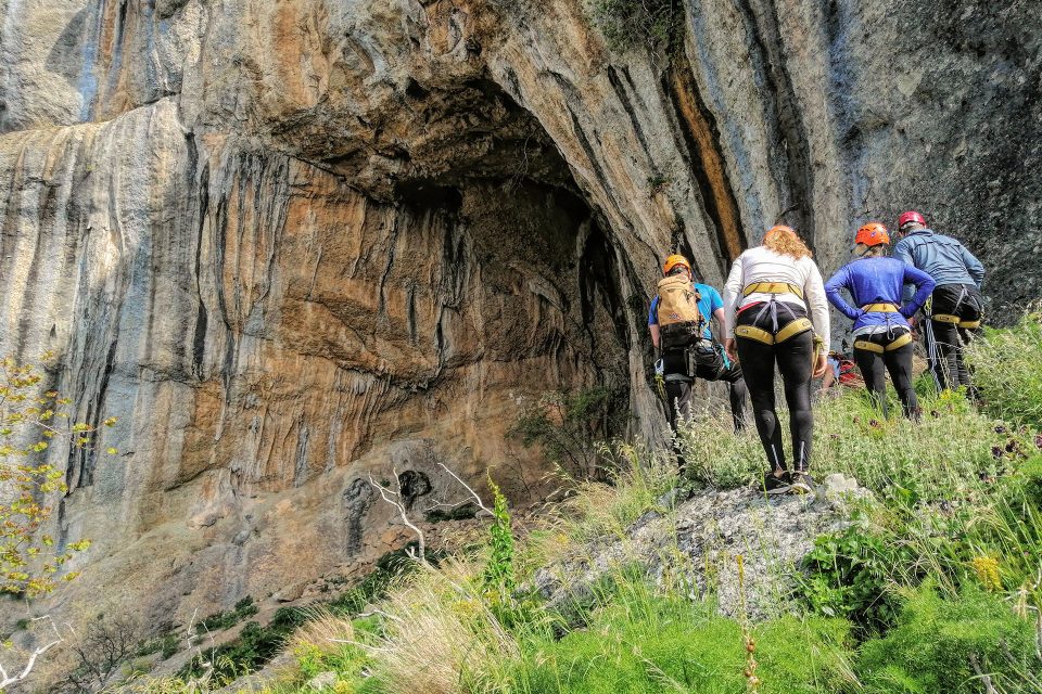 scrambling-hiking-Great-Saint