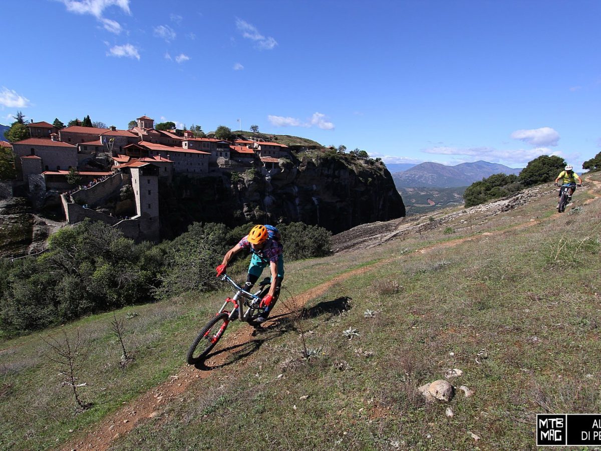 guided-mountain-bike-tour-of-meteora