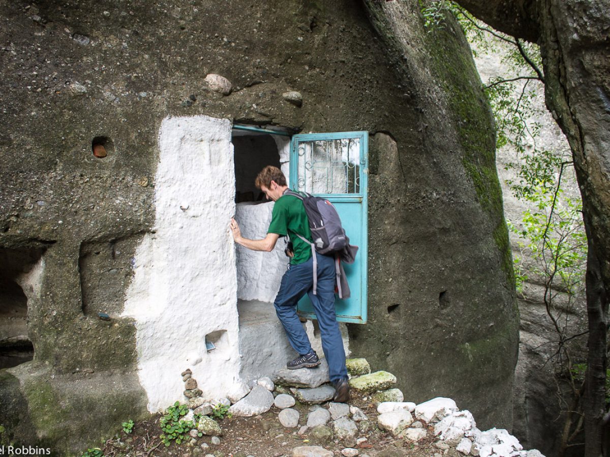 hiking-hermit-caves-holy-spirit