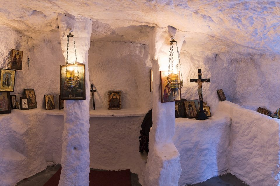 hermit-caves-hiking-tour